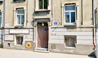 widok budynku z zewnątrz