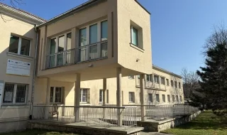 widok budynku z zewnątrz