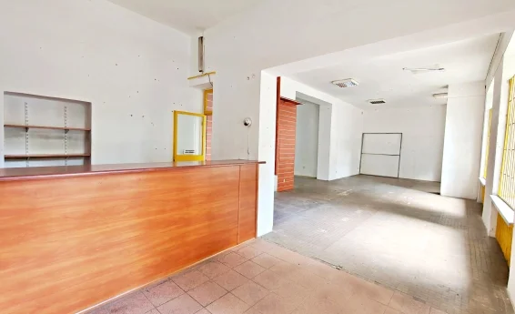 widok lokalu z wejścia