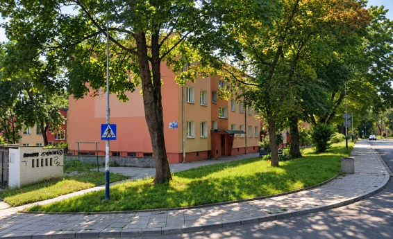 widok budynku z zewnątrz