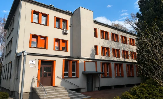 widok budynku z zewnątrz