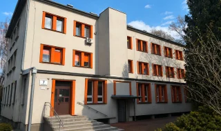 widok budynku z zewnątrz