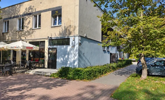 widok budynku z zewnątrz