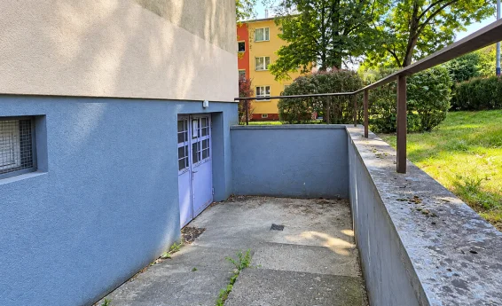 widok budynku z zewnątrz