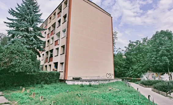 widok budynku z zewnątrz